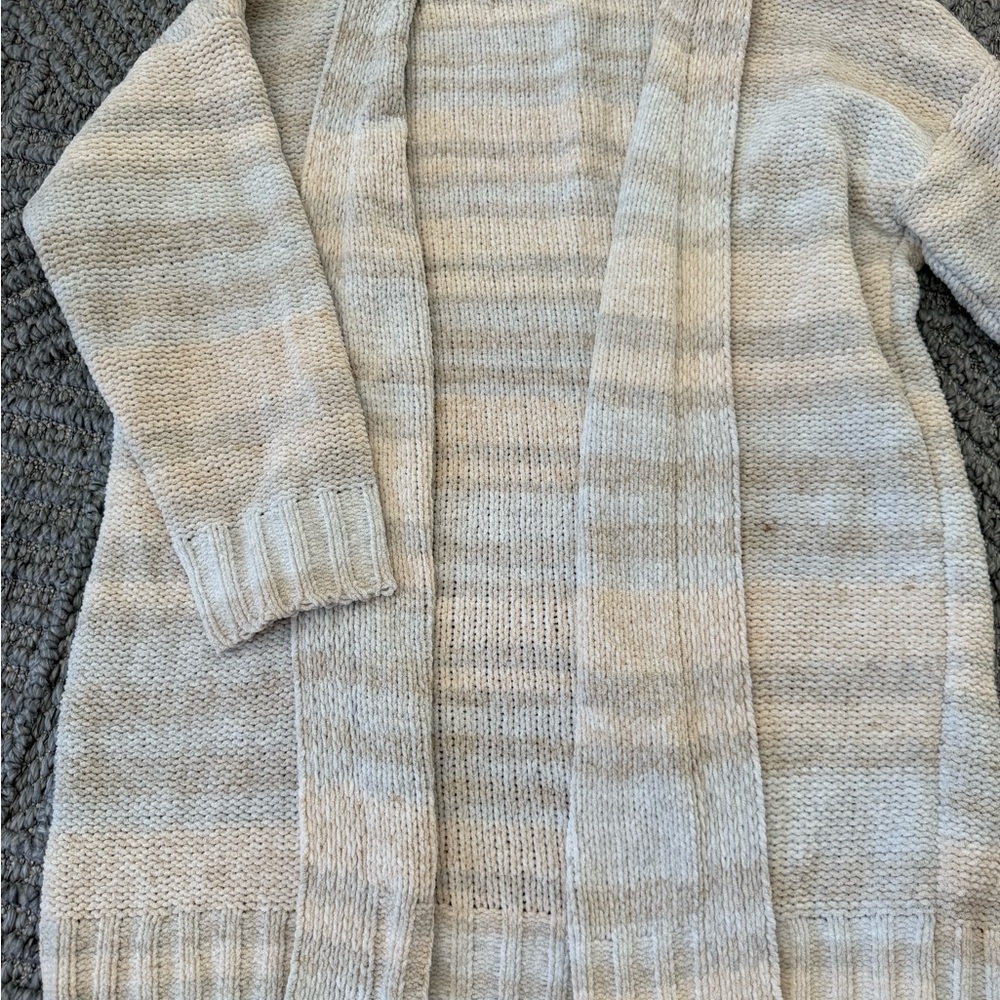 American Eagle Outfitters Cream Cardigan